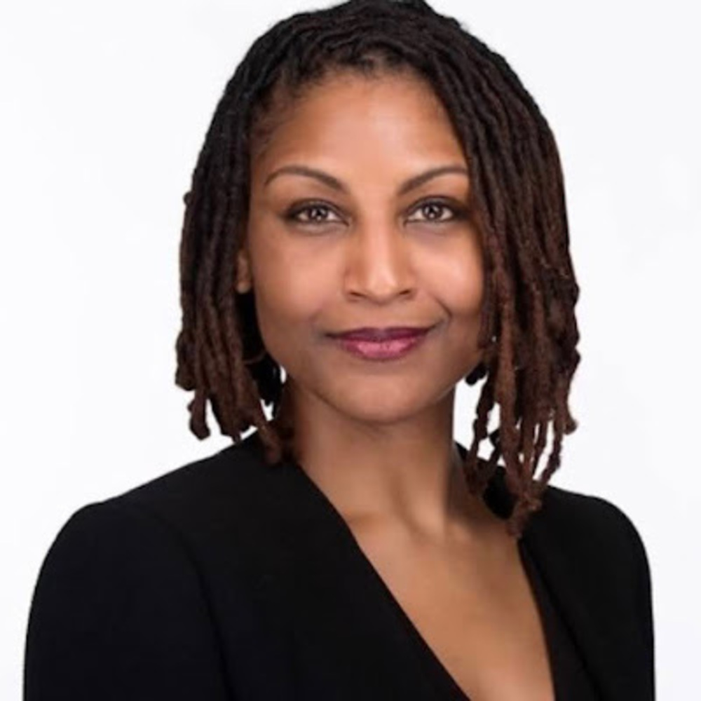 Meet your Posher, Iyonna